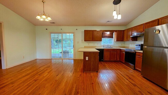 Foto del edificio - 3 BR 2 BA Hubert