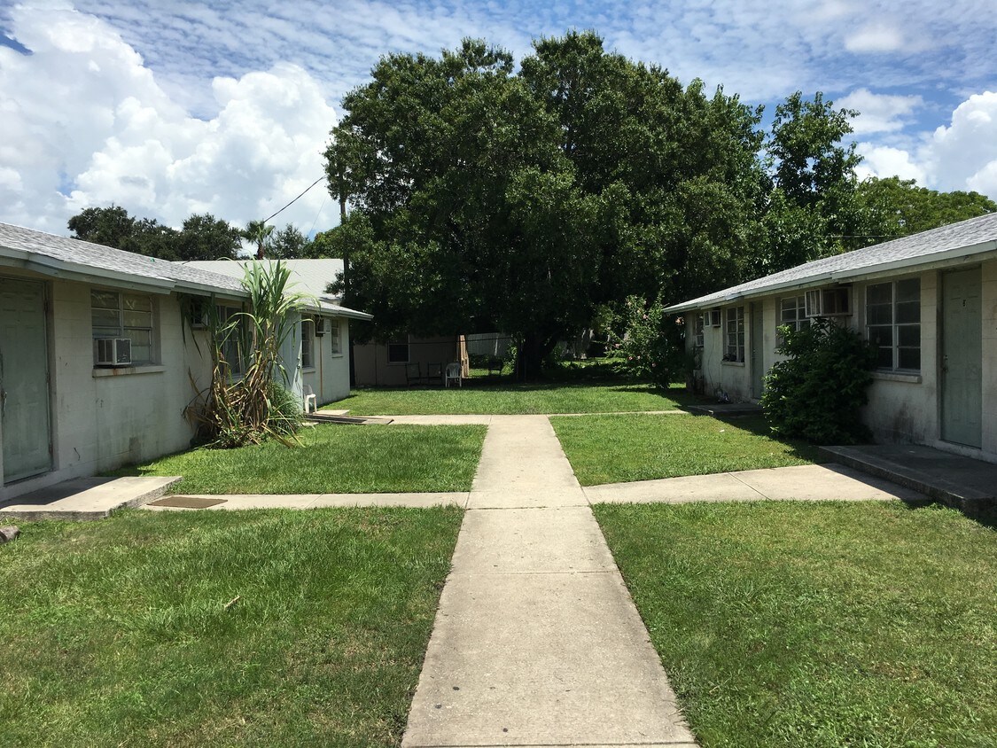 1004 4th Ave W, Palmetto, FL 34221 Apartments in Palmetto, FL