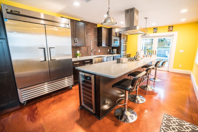 Foto del edificio - 2936 W Bayshore Ct