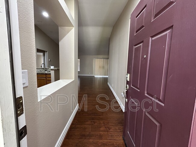 Building Photo - 10862 Wethersfield Dr