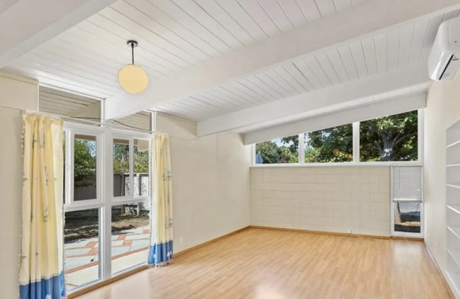 Building Photo - 2085 Sandalwood Ct