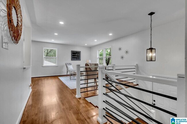 Building Photo - 917 S Forrest Dr