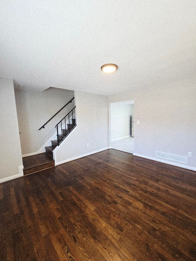 Building Photo - Newly Renovated 2-Bedroom, 1-Bathroom Home in Beechfield