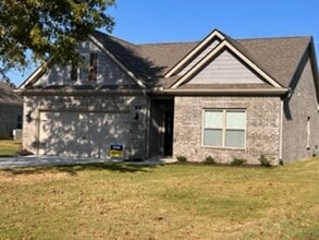 Building Photo - 50 Meadowland Ln