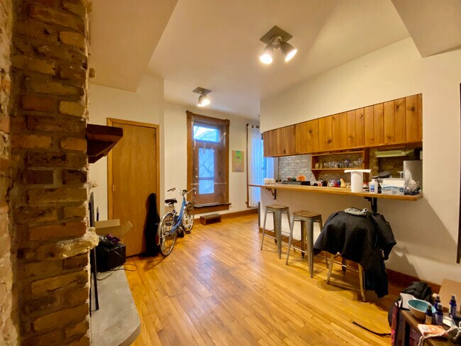 Foto del edificio - 2306 N Lincoln Ave