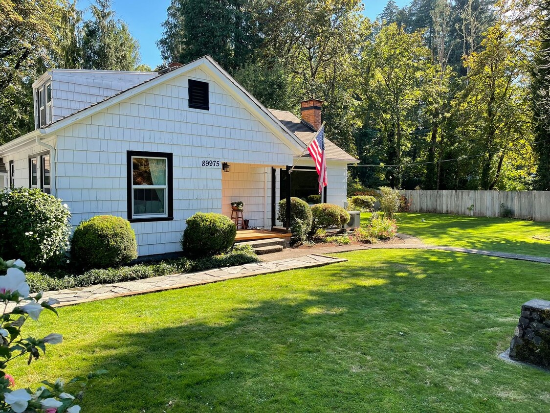 Primary Photo - Amazing Farm House - Treasure near the river