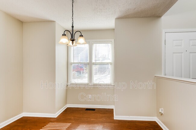 Building Photo - 4015 Sherry Ct