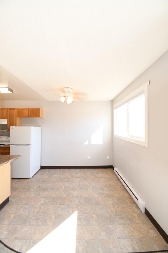 Building Photo - 4280 Quentin Ave