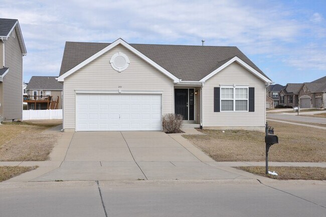 Foto del edificio - 2 bedroom 2 bath home for rent with 2 car garage, very nice