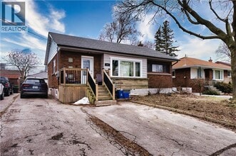 Building Photo - 244 UPPER PARADISE Rd