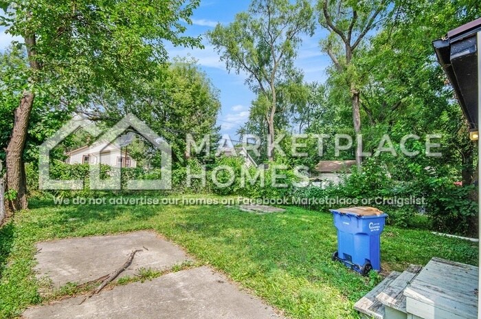 Building Photo - 7043 Meadow Ave