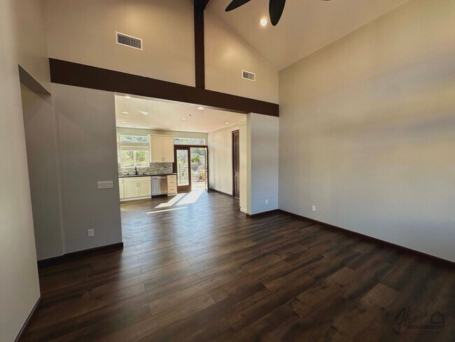 Foto del edificio - Homes Management - Beautiful Home for Rent...