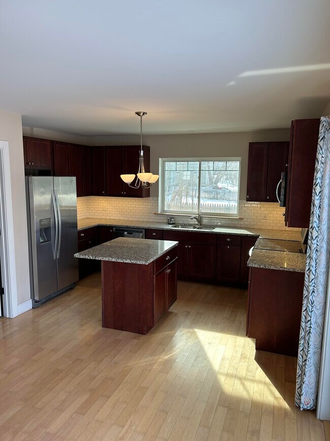 Building Photo - 42 Fisher Pl