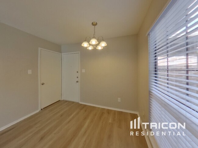 Foto del edificio - 2214 Gladstone Dr