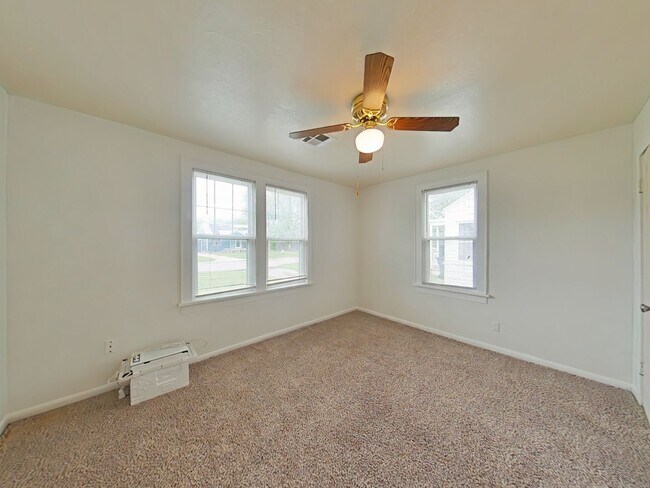 Foto del edificio - 1708 NW Bell Ave