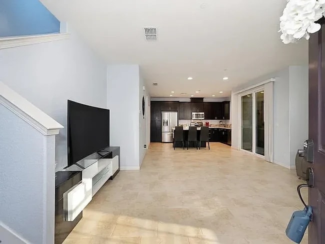 Building Photo - 2025 Honey Church Pl