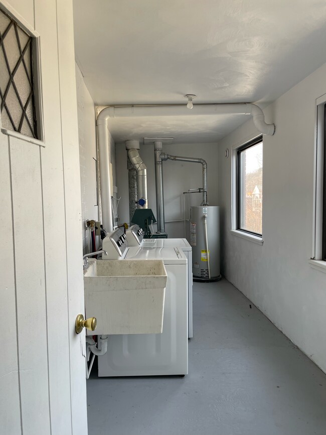 Foto del edificio - 307 Freeport Rd