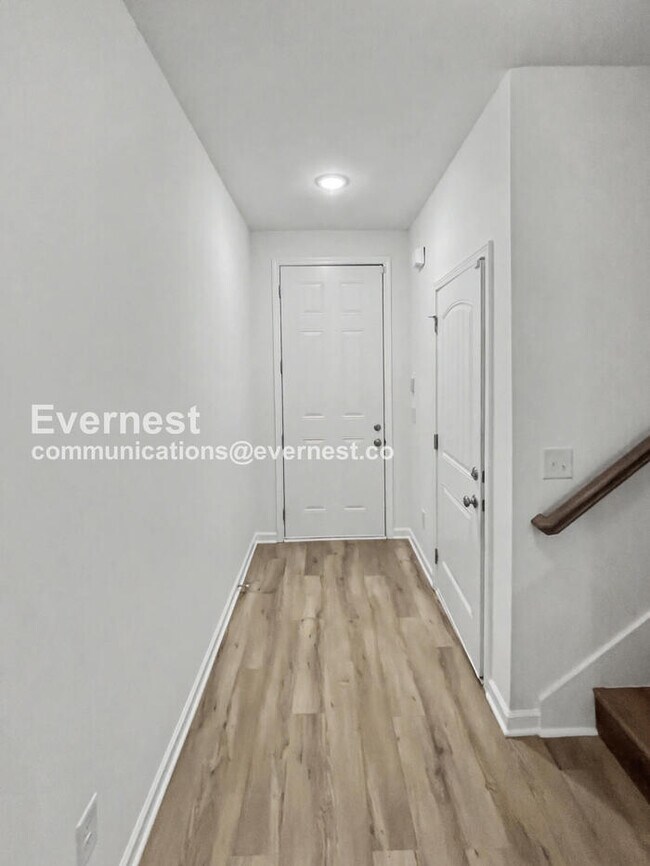 Foto del edificio - 2656 Lakevilla Dr