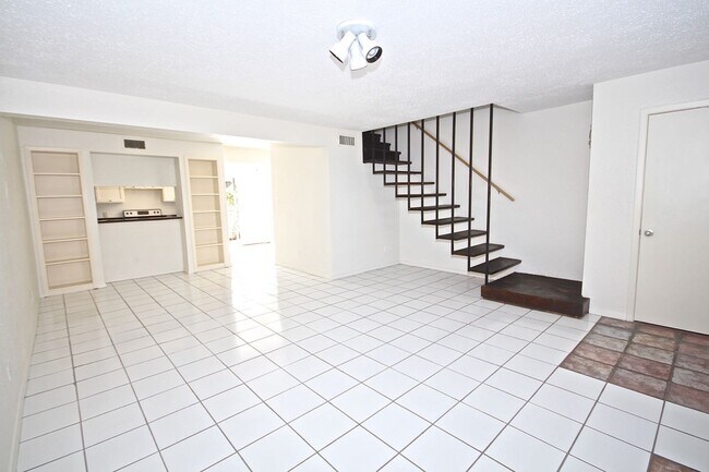 Building Photo - 6111 Beverly Hill St