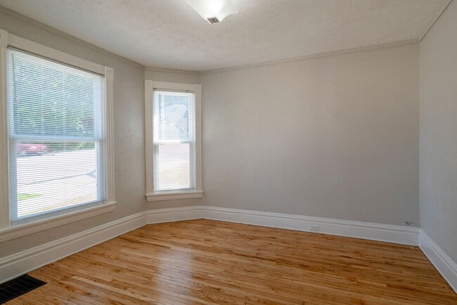 Building Photo - 258 Quimby St NE