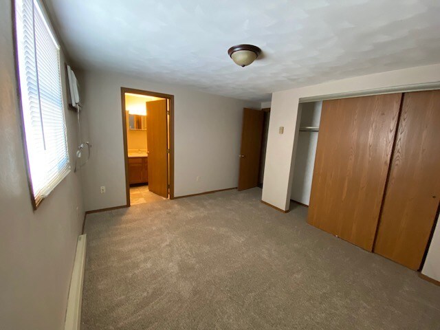 Building Photo - 209 Canterbury Dr