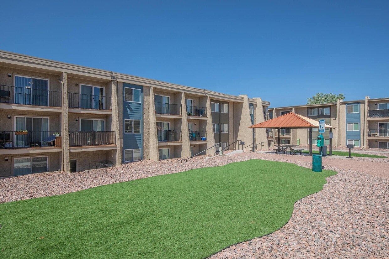 Sedona Ridge Apartments 2713 Arlington Dr Colorado Springs, CO