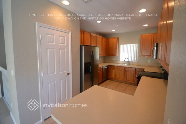 Building Photo - 972 NW 127th Ave
