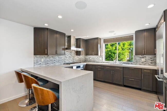 Foto del edificio - 1129 Larrabee St