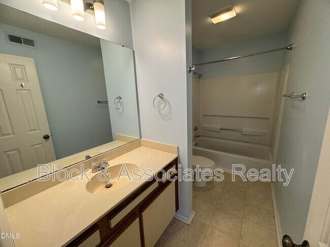 Building Photo - 3704 Chimney Ridge Pl