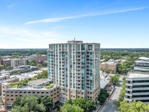 Building Photo - 1640 Maple Ave