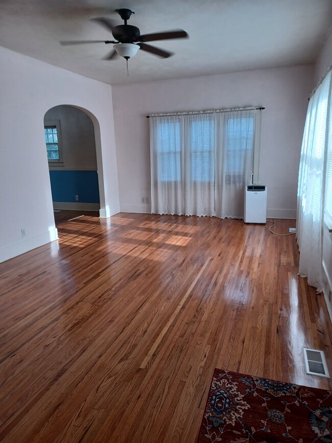 Building Photo - 1308-1312 12th Ave