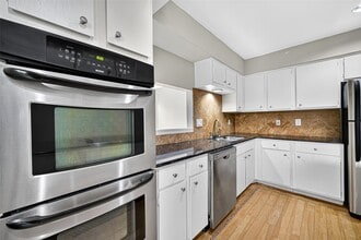 Building Photo - 1340 Chardonnay Dr