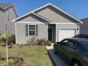 Building Photo - 121 Hunters Branch Dr
