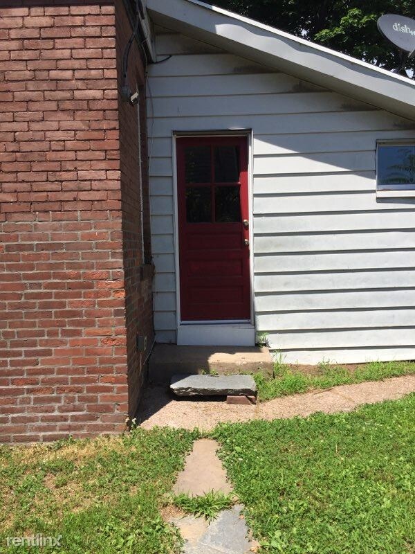 Building Photo - 3 br, 1 bath  - 280 S Main St 1st Floor