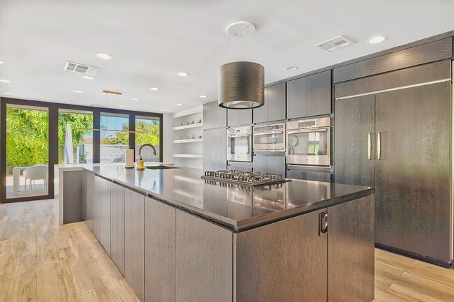 Foto del edificio - 12 Sussex Ct