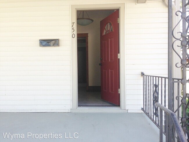 Building Photo - 3 br, 1.5 bath House - 750 Watkins St SE