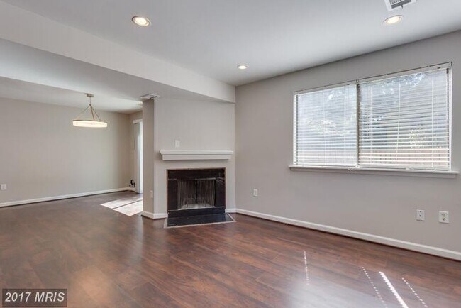 Foto del edificio - 5735 Nordeen Oak Ct