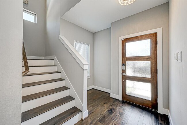 Foto del edificio - 3220 Hutchins St