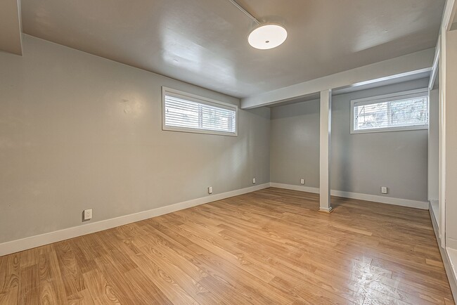 Building Photo - 417 N 100 E