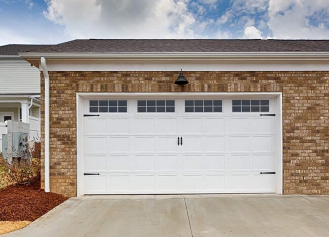 Foto del edificio - Pre-leasing for an April Move in-TOWN MADISON