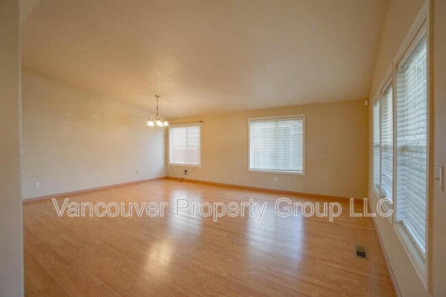 Building Photo - 8620 NE 90th Pl