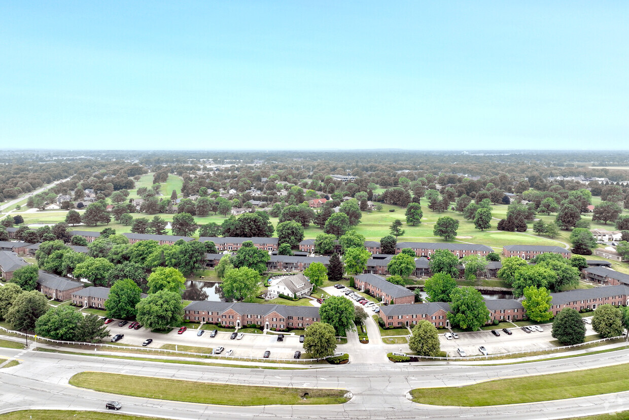 Primary Photo - The Fairways at Valle Vista