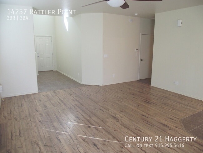 Building Photo - East El Paso 3 bed Refirg A/C