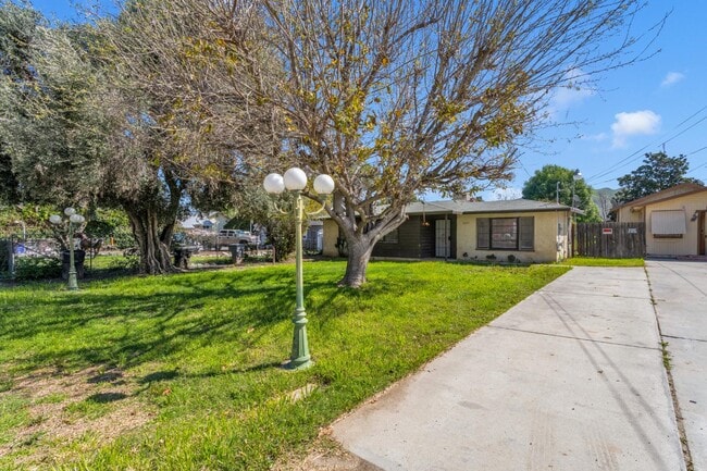 Building Photo - 4223 Temescal Ave