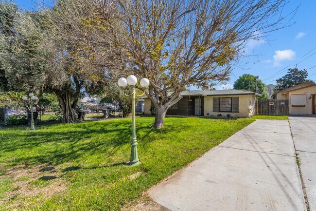 Foto del edificio - 4223 Temescal Ave