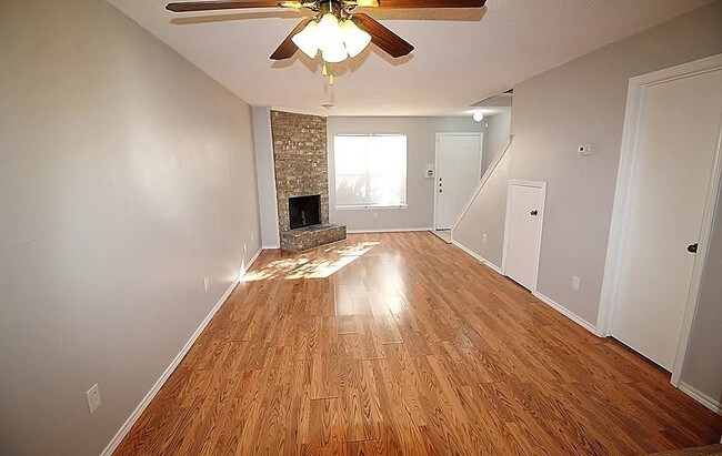 Foto del edificio - 127 Graystone Pl
