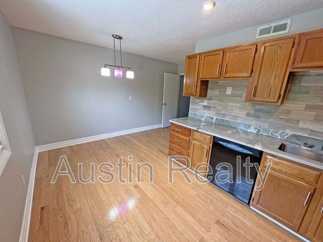 Building Photo - 4081 Paule Ave