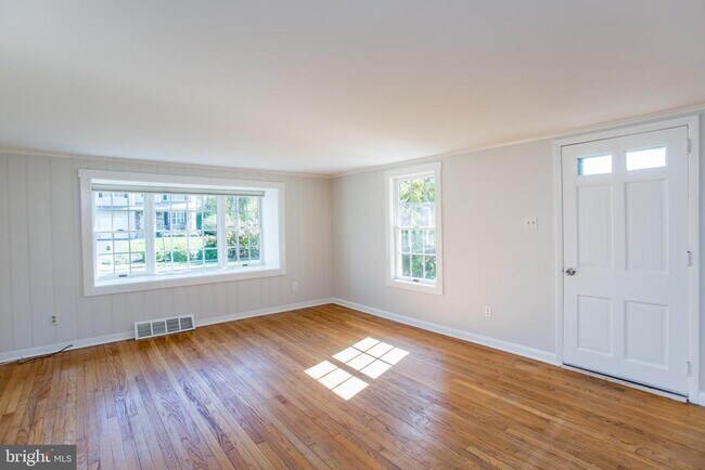 Foto del edificio - 766 Sergeantsville Rd