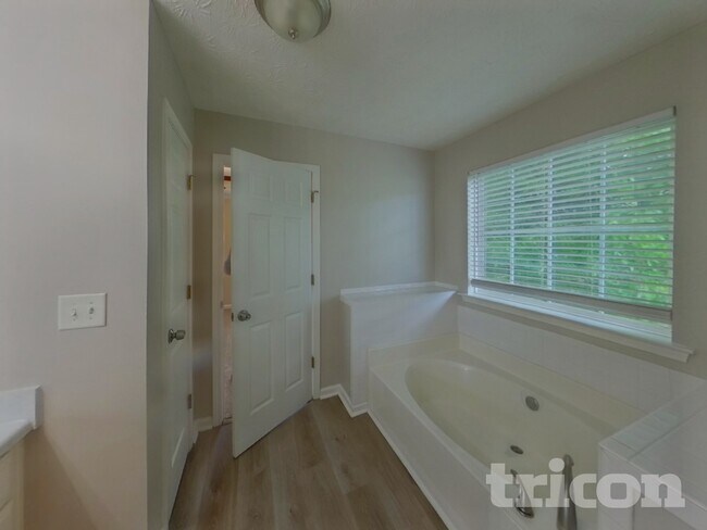 Foto del edificio - 5544 Frontier Ct