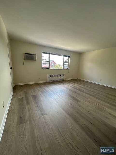Foto del edificio - 313 Anderson Ave